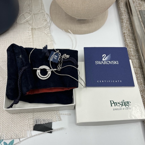 Genuine Vintage Swarovski 14-16” Adjustable Necklace with Original Box - Picture 9 of 13